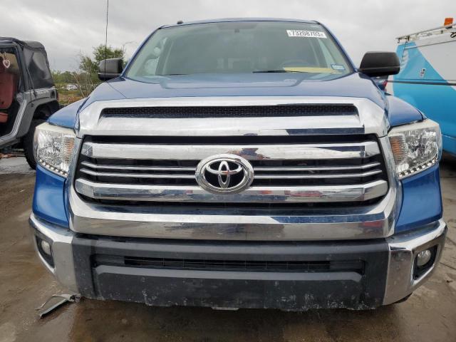 5TFUW5F15HX628040 - 2017 TOYOTA TUNDRA DOUBLE CAB SR/SR5 BLUE photo 5