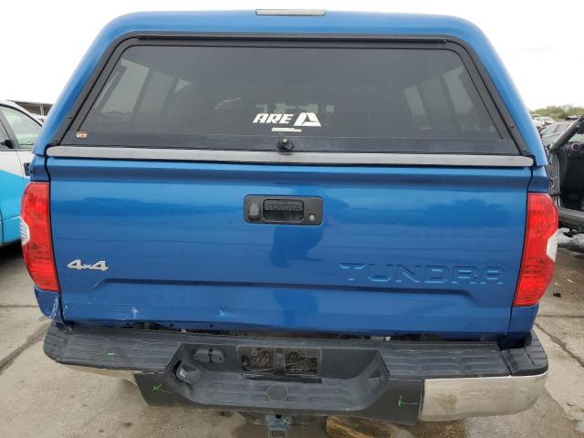 5TFUW5F15HX628040 - 2017 TOYOTA TUNDRA DOUBLE CAB SR/SR5 BLUE photo 6