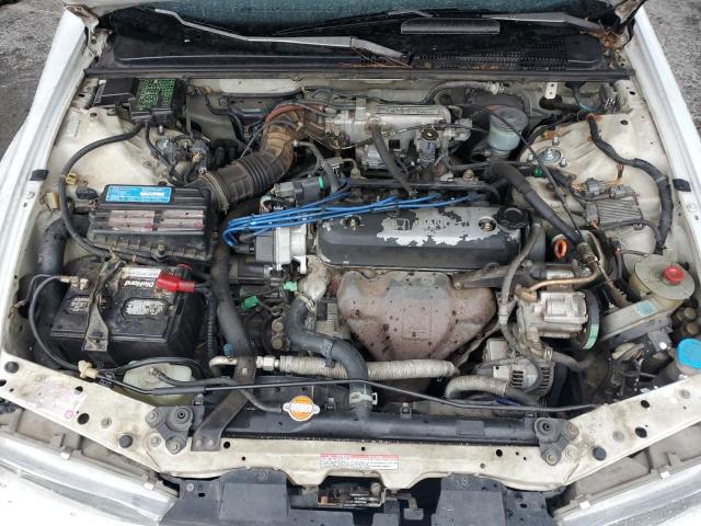 JHMCB7655NC010577 - 1992 HONDA ACCORD LX WHITE photo 11