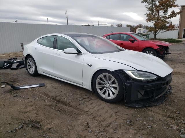 5YJSA1E29JF283880 - 2018 TESLA MODEL S WHITE photo 4