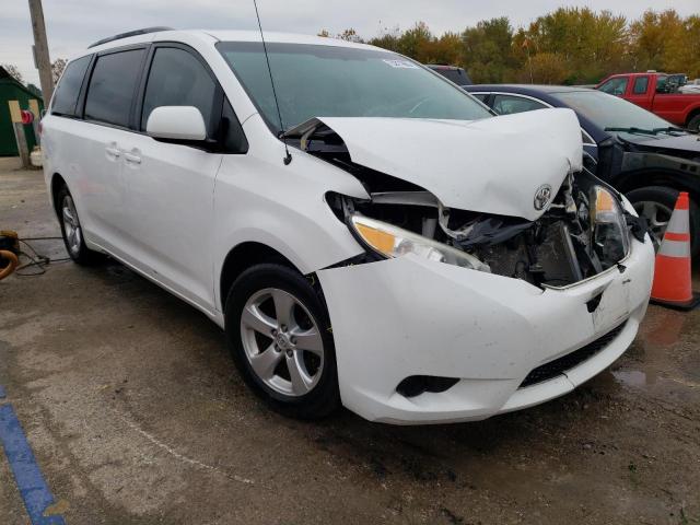 5TDKK3DC0ES431483 - 2014 TOYOTA SIENNA LE WHITE photo 4