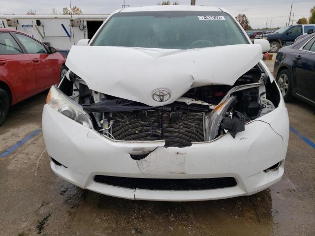 5TDKK3DC0ES431483 - 2014 TOYOTA SIENNA LE WHITE photo 5