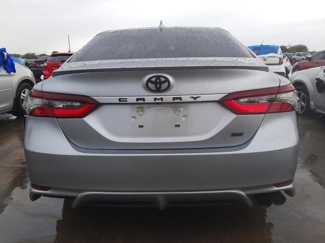 4T1G11AK0PU803066 - 2023 TOYOTA CAMRY SE NIGHT SHADE SILVER photo 6