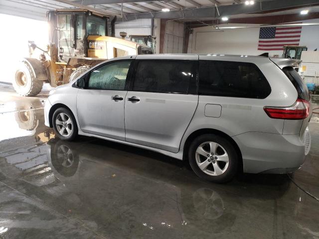 5TDZZ3DC6LS030253 - 2020 TOYOTA SIENNA L SILVER photo 2