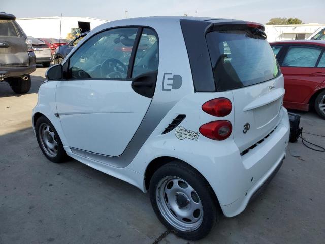 WMEEJ9AA6DK708683 - 2013 SMART FORTWO WHITE photo 2