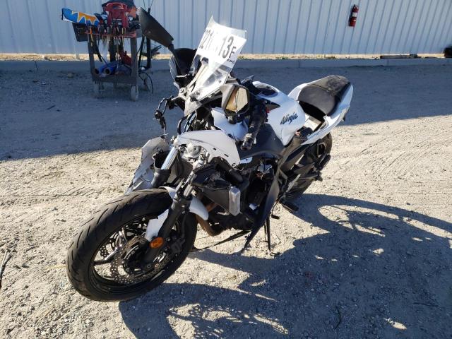 JKAEXEJ19HDA00571 - 2017 KAWASAKI EX650 J თეთრი ფოტო 2