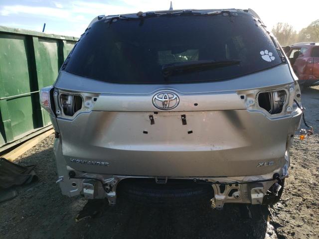 5TDKKRFH2GS130356 - 2016 TOYOTA HIGHLANDER XLE GOLD photo 6