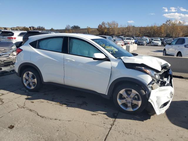 3CZRU6H36JM717167 - 2018 HONDA HR-V LX WHITE photo 4