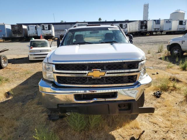 1GB3CZC82EF155314 - 2014 CHEVROLET SILVERADO C3500 WHITE photo 5