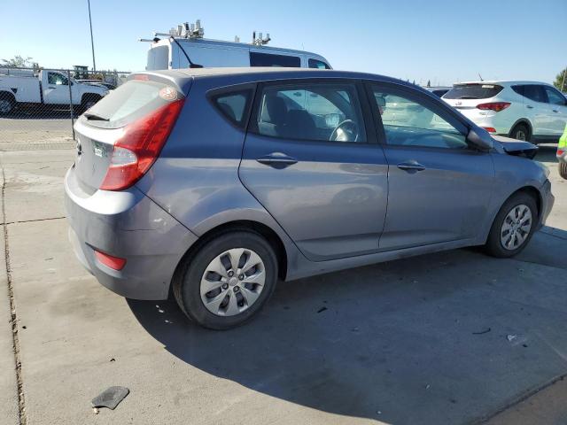 KMHCT5AE1HU336879 - 2017 HYUNDAI ACCENT SE GRAY photo 3