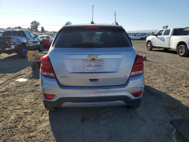 3GNCJLSB4LL320575 - 2020 CHEVROLET TRAX 1LT SILVER photo 6