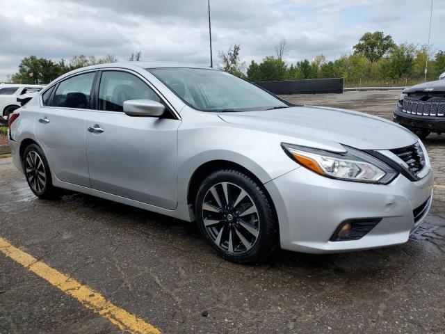 1N4AL3AP5JC269609 - 2018 NISSAN ALTIMA 2.5 SILVER photo 4