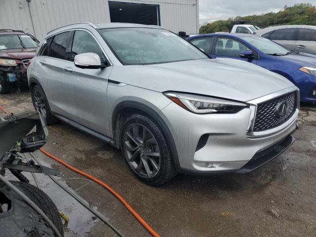 3PCAJ5M31KF125595 - 2019 INFINITI QX50 ESSENTIAL SILVER photo 4