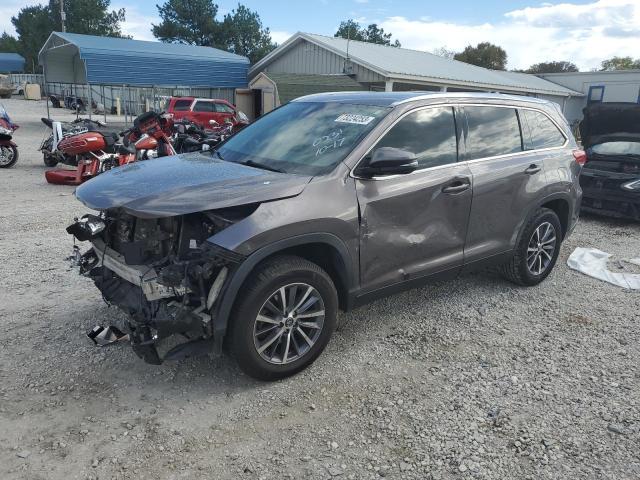 5TDKZRFH0KS560231 - 2019 TOYOTA HIGHLANDER SE GRAY photo 1