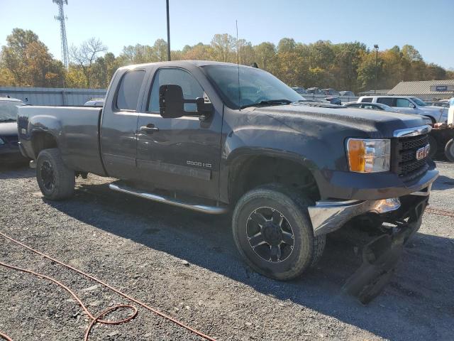 1GT220C80BZ239874 - 2011 GMC SIERRA K2500 SLE BLACK photo 4