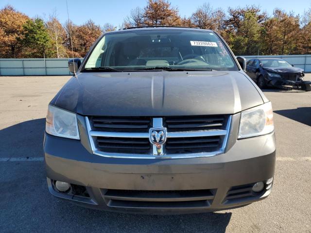 2D4RN6DX8AR336301 - 2010 CHRYSLER TOWN AND CREW GRAY photo 5