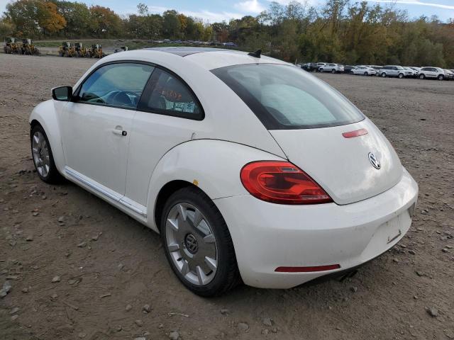 3VWJP7AT3DM604630 - 2013 VOLKSWAGEN BEETLE WHITE photo 2