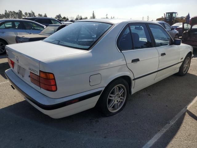 WBAHE132XSGE55584 - 1990 BMW 5 SERIES I WHITE photo 3