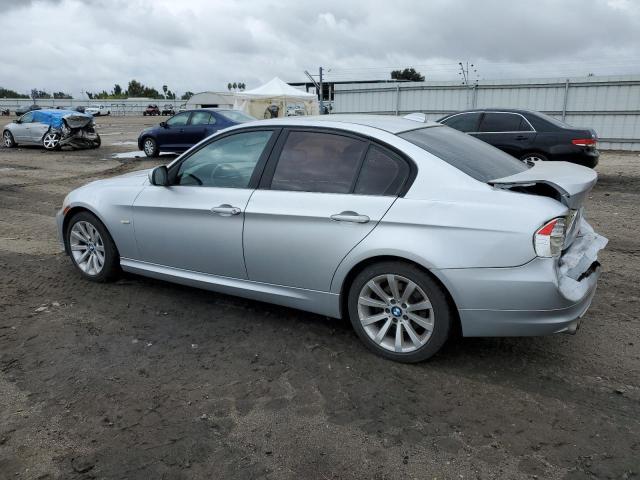 WBAPH5G5XBNM81626 - 2011 BMW 328 I SULEV SILVER photo 2