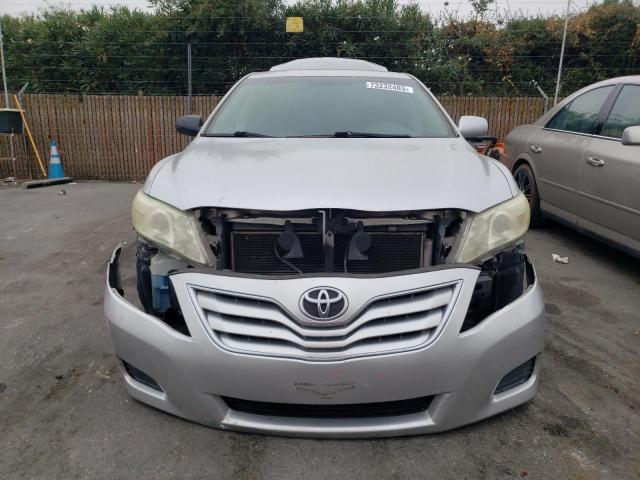 4T4BF3EK4BR114891 - 2011 TOYOTA CAMRY BASE SILVER photo 5