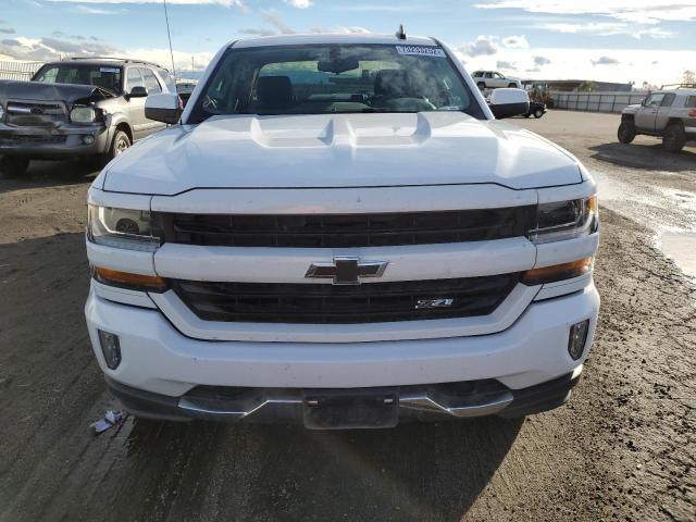 1GCVKREC1JZ287451 - 2018 CHEVROLET SILVERADO WHITE photo 5