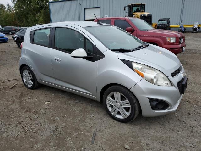 KL8CD6S92EC548919 - 2014 CHEVROLET SPARK 1LT SILVER photo 4