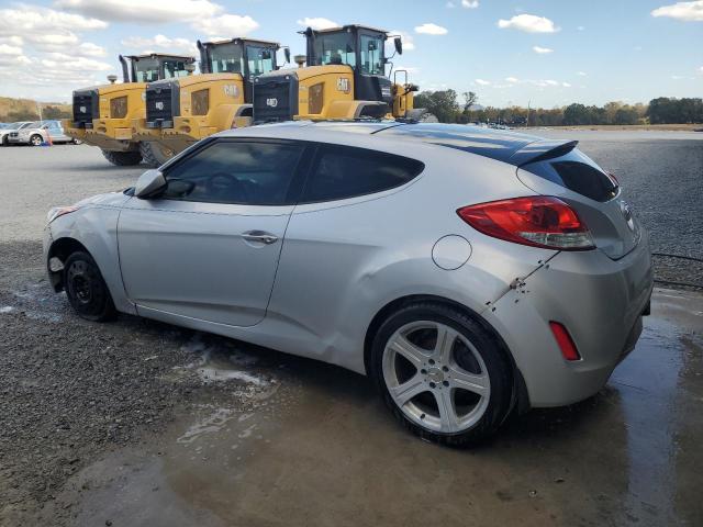 KMHTC6AD0HU320430 - 2017 HYUNDAI VELOSTER SILVER photo 2