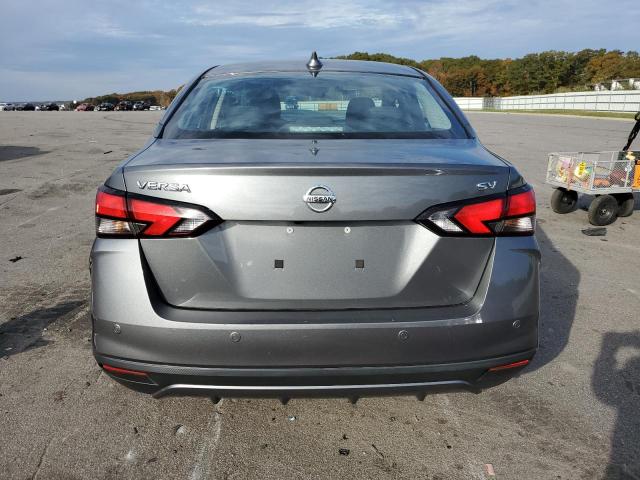 3N1CN8EV9ML884453 - 2021 NISSAN VERSA SV GRAY photo 6