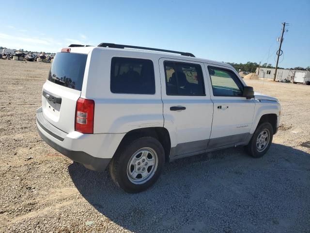 1J4NF1GB5BD101624 - 2011 JEEP PATRIOT SPORT WHITE photo 3