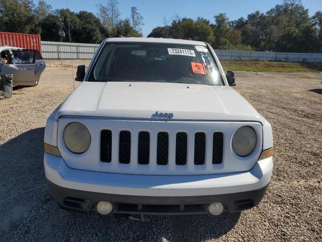 1J4NF1GB5BD101624 - 2011 JEEP PATRIOT SPORT WHITE photo 5