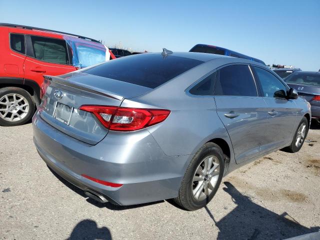 5NPE24AF9HH562620 - 2017 HYUNDAI SONATA SE SILVER photo 3