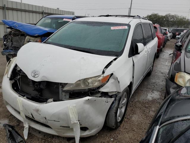 5TDKK3DC3DS316309 - 2013 TOYOTA SIENNA LE WHITE photo 1