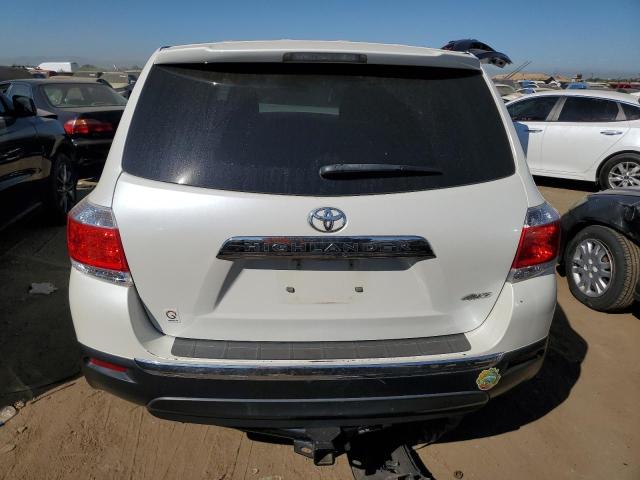 5TDBK3EH0DS231907 - 2013 TOYOTA HIGHLANDER BASE WHITE photo 6