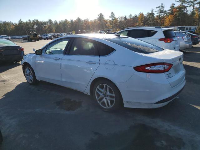 3FA6P0H78FR211534 - 2015 FORD FUSION SE WHITE photo 2