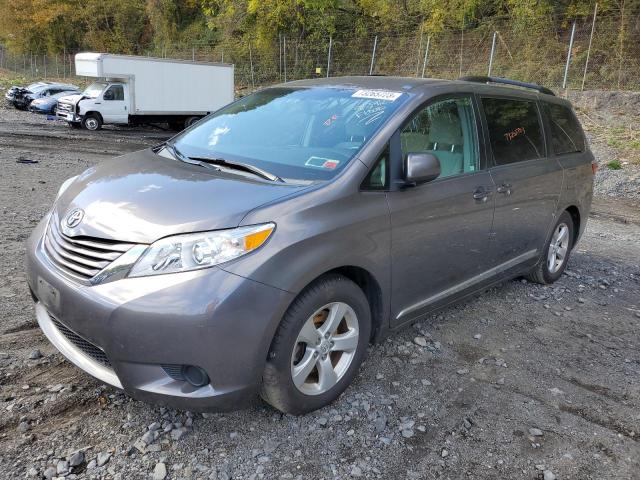 2017 TOYOTA SIENNA LE, 