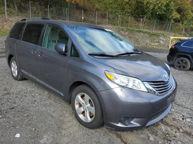 5TDKZ3DC2HS895570 - 2017 TOYOTA SIENNA LE GRAY photo 4