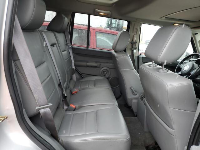 1J8HG48P37C635738 - 2007 JEEP COMMANDER SILVER photo 11