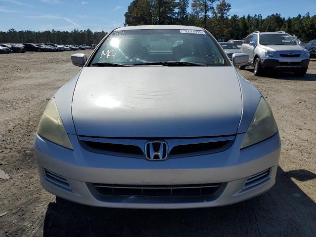 1HGCM56176A038036 - 2006 HONDA ACCORD VALUE SILVER photo 5