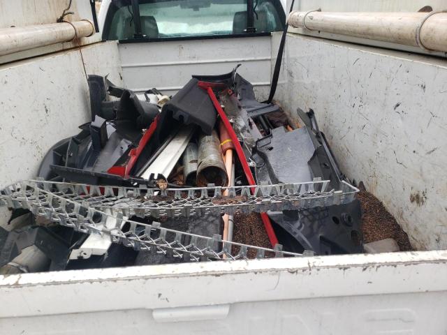 1GC0CUEG5JZ331965 - 2018 CHEVROLET SILVERADO C2500 HEAVY DUTY WHITE photo 12