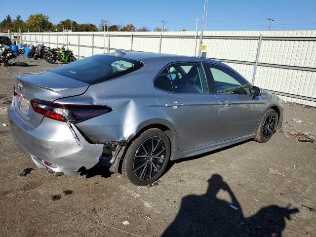 4T1G11AK4PU801725 - 2023 TOYOTA CAMRY SE NIGHT SHADE SILVER photo 3