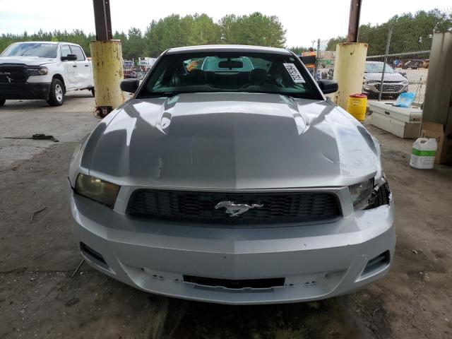 1ZVBP8AN4A5147985 - 2010 FORD MUSTANG SILVER photo 5