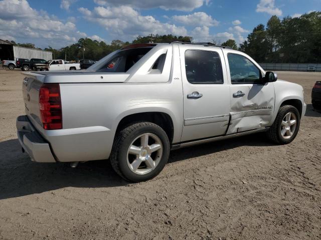 3GNTKGE36BG217688 - 2011 CHEVROLET AVALANCHE LTZ SILVER photo 3