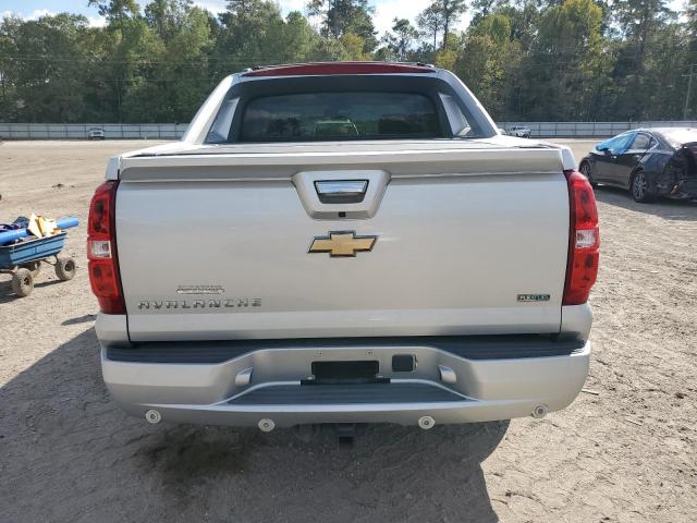 3GNTKGE36BG217688 - 2011 CHEVROLET AVALANCHE LTZ SILVER photo 6