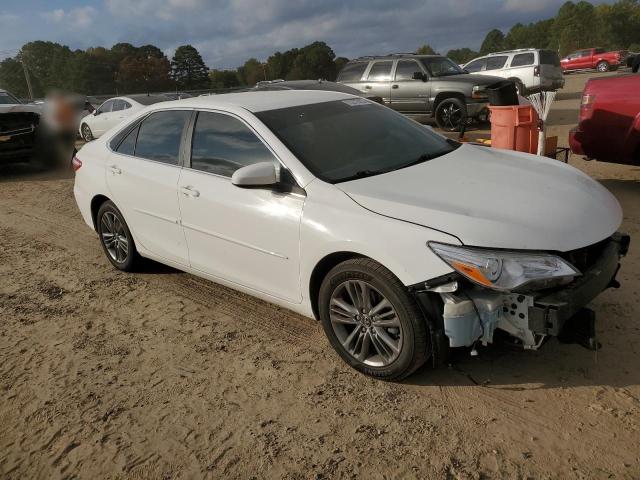 4T1BF1FKXHU352413 - 2017 TOYOTA CAMRY LE WHITE photo 4