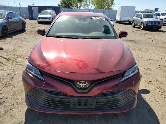 4T1B11HK7JU598028 - 2018 TOYOTA CAMRY L RED photo 5