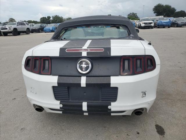 1ZVBP8EM2E5225994 - 2014 FORD MUSTANG WHITE photo 6