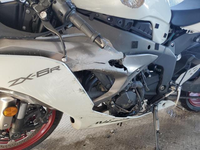 JKBZXJK13RA001381 - 2024 KAWASAKI ZX636 K WHITE photo 9