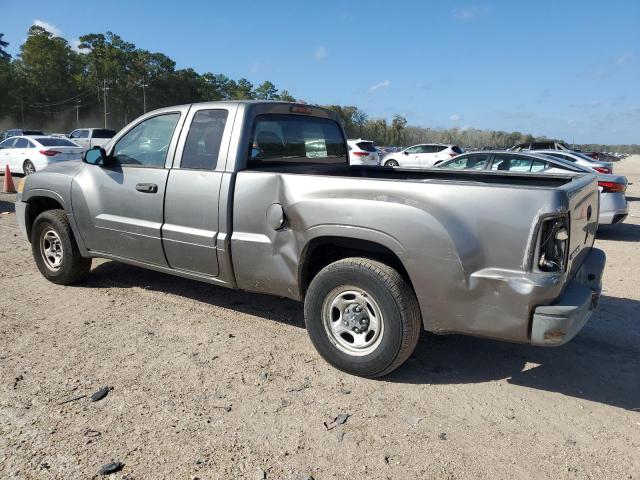 1Z7HC22K58S572500 - 2008 MITSUBISHI RAIDER LS GRAY photo 2