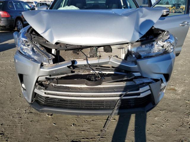 5TDJZRFH9KS589111 - 2019 TOYOTA HIGHLANDER SE SILVER photo 12