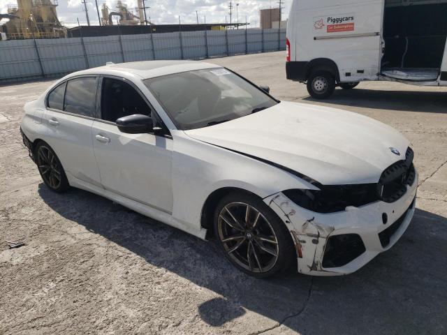 3MW5U7J02M8B53294 - 2021 BMW M340I WHITE photo 4